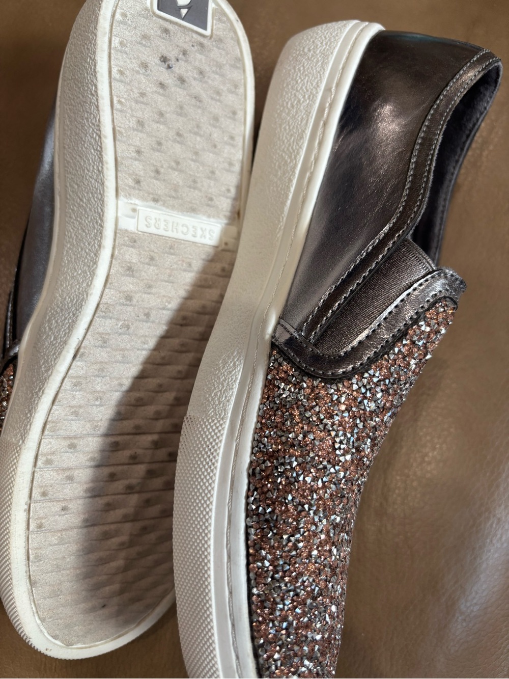 Skechers bold Slip-On Sneaker in Rose Glitter and Silver - Picture 4 of 7
